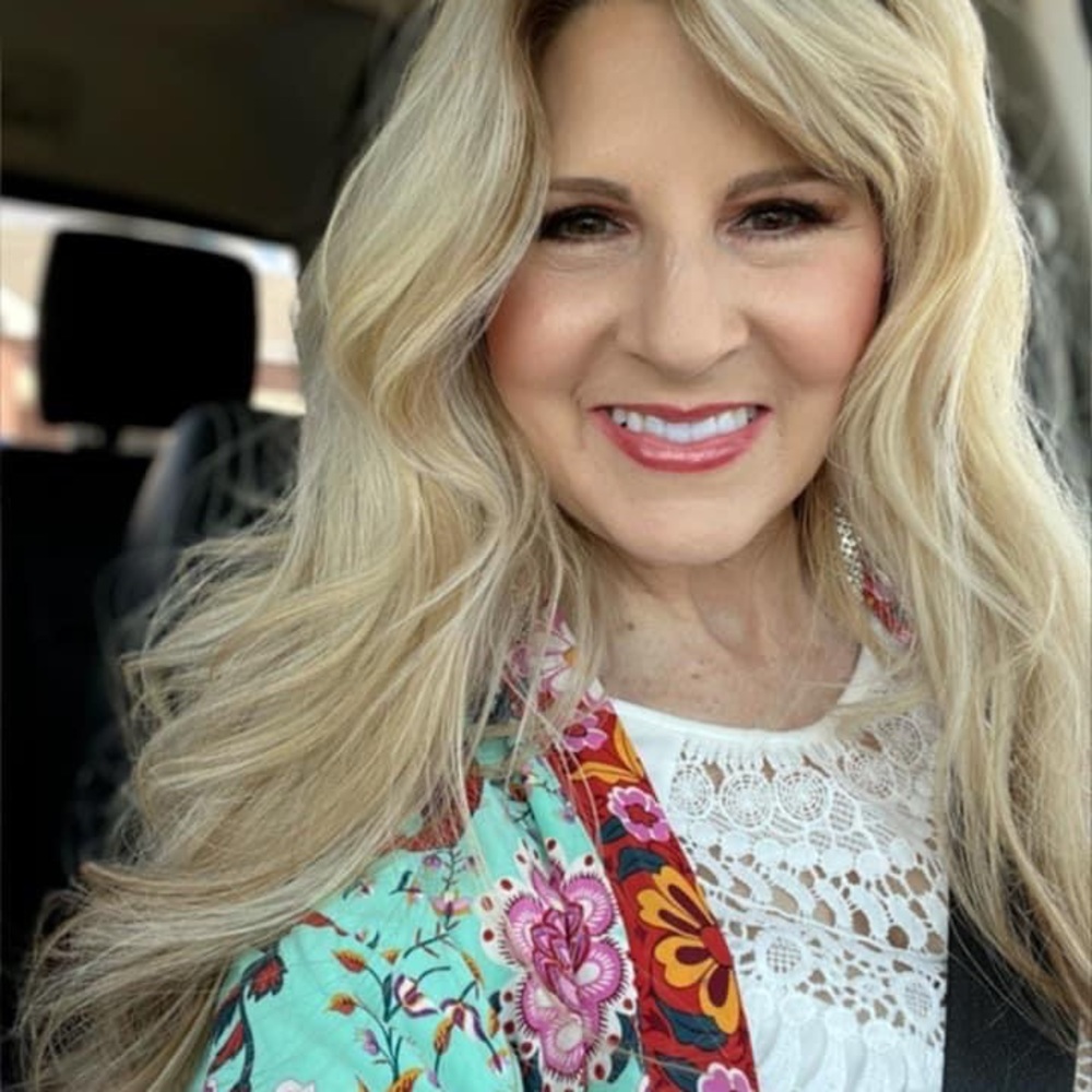 Meet your Posher, April